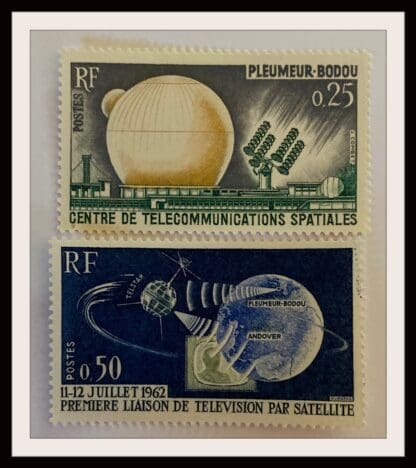 France Scott # 1047-1048 Mint Hinged