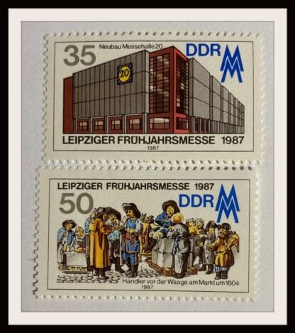 DDR Scott # 2592-2593 Mint Never Hinged