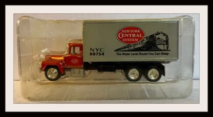 Kline NYC Mack Box Truck #99754  O Gauge New Old Stock